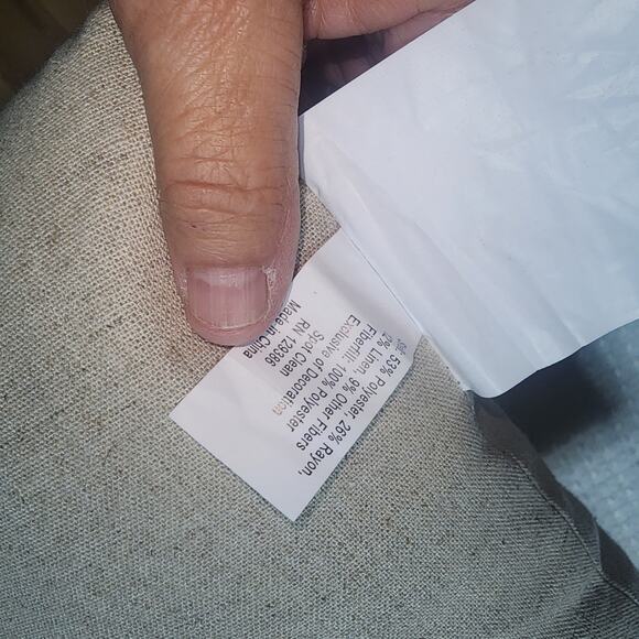 ASHLAND EUC MERRY CHRISTMAS ACCENT PILLOW - Picture 4 of 4